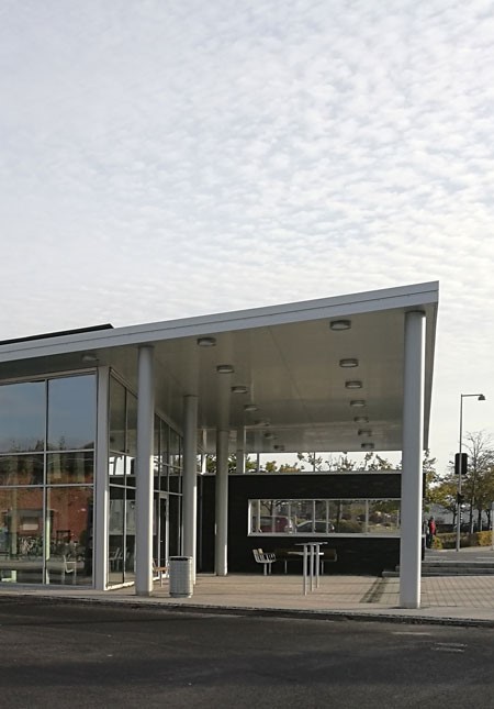 PELÉE - Hobro Buszentrale
